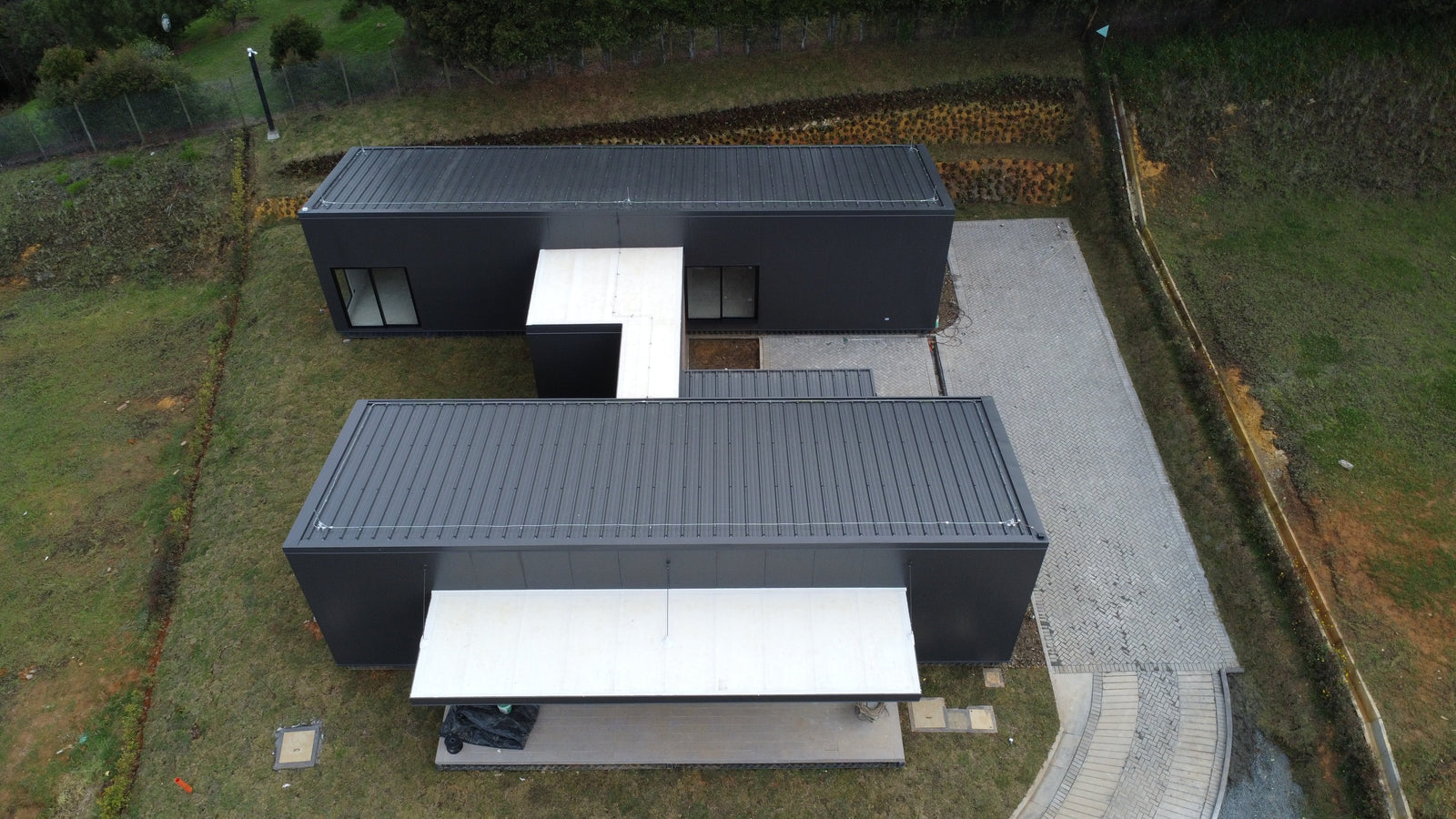 Proyecto Casa Almara – Instalación de paneles termoacústicos Metecno