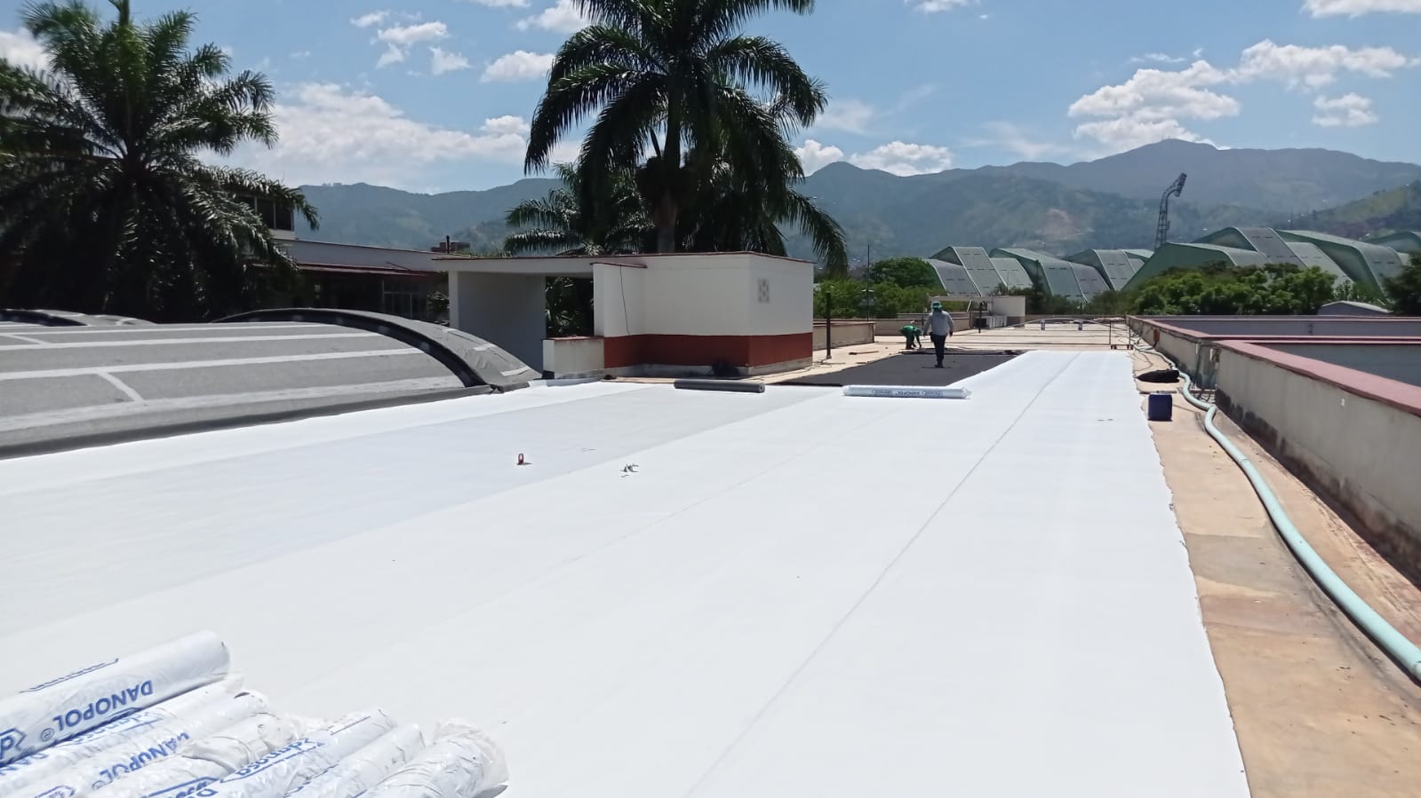 Membrana PVC vs Membrana Asfáltica – ¿Cuál es mejor para tu proyecto?