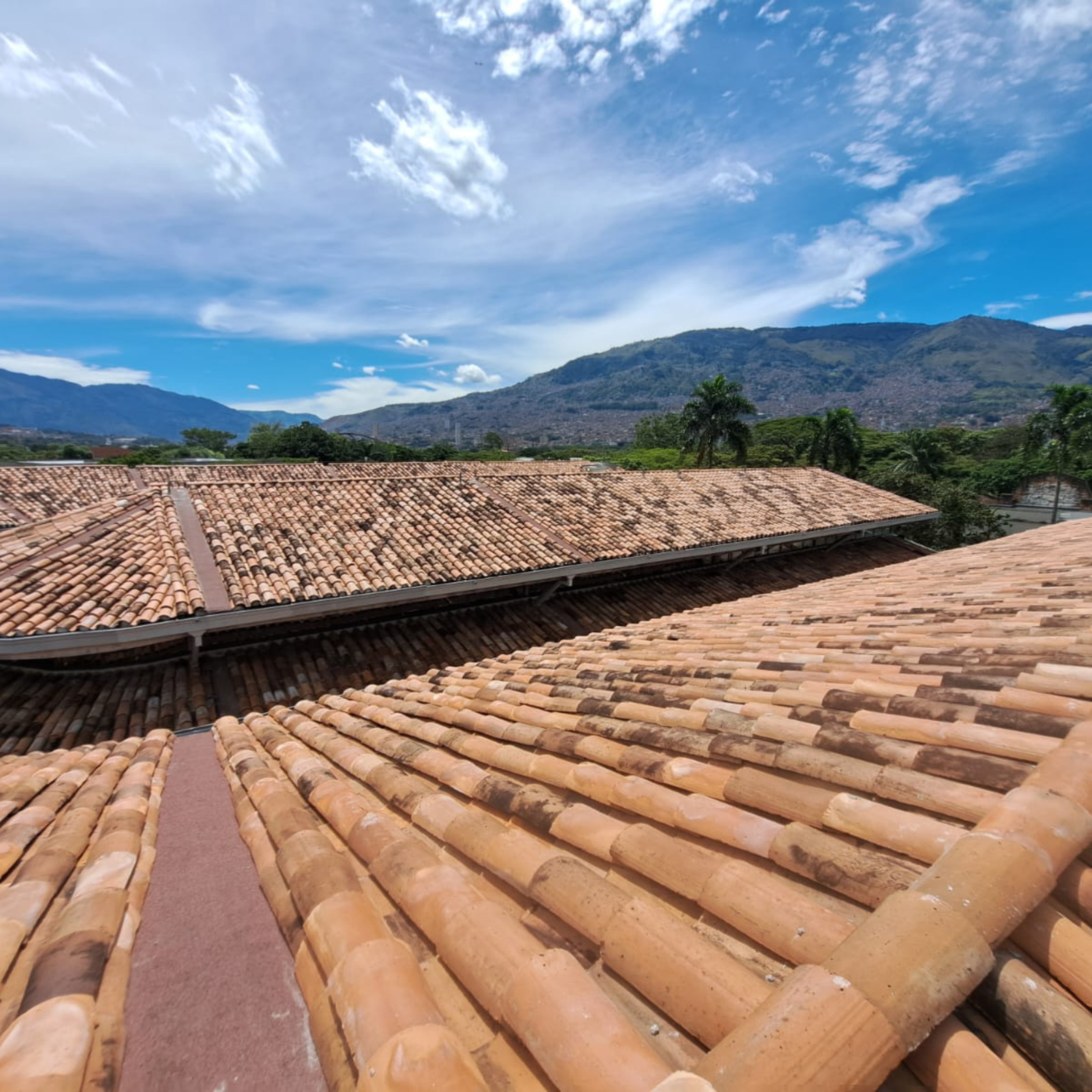 UNIVERSIDAD NACIONAL DE COLOMBIA SUPERTECHOS
